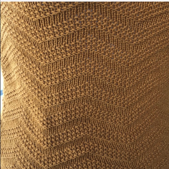 Kendall and Kylie V-neck Top Cute - Picture 3 of 5